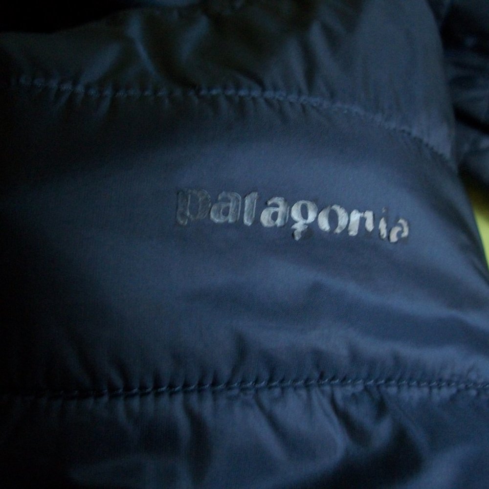 Patagonia Women's Dark Blue Coat - Picture 13 of 16